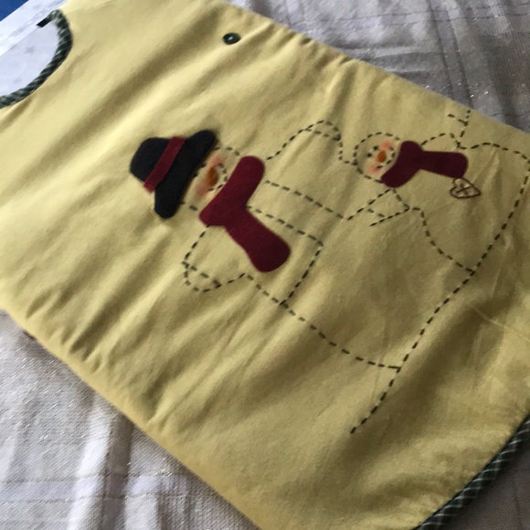 42” Hand Embroidered Tree Skirt - Picture 1 of 3